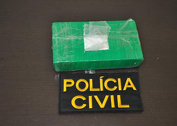 Polícia prende mulher com 1kg de cocaína pura