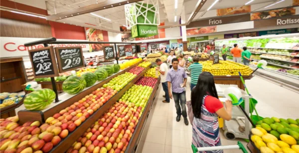 Véspera do Ano Novo deve movimentar supermercados na Capital, aposta associação