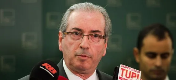 Cunha aceita pedido de abertura de processo de impeachment de Dilma
