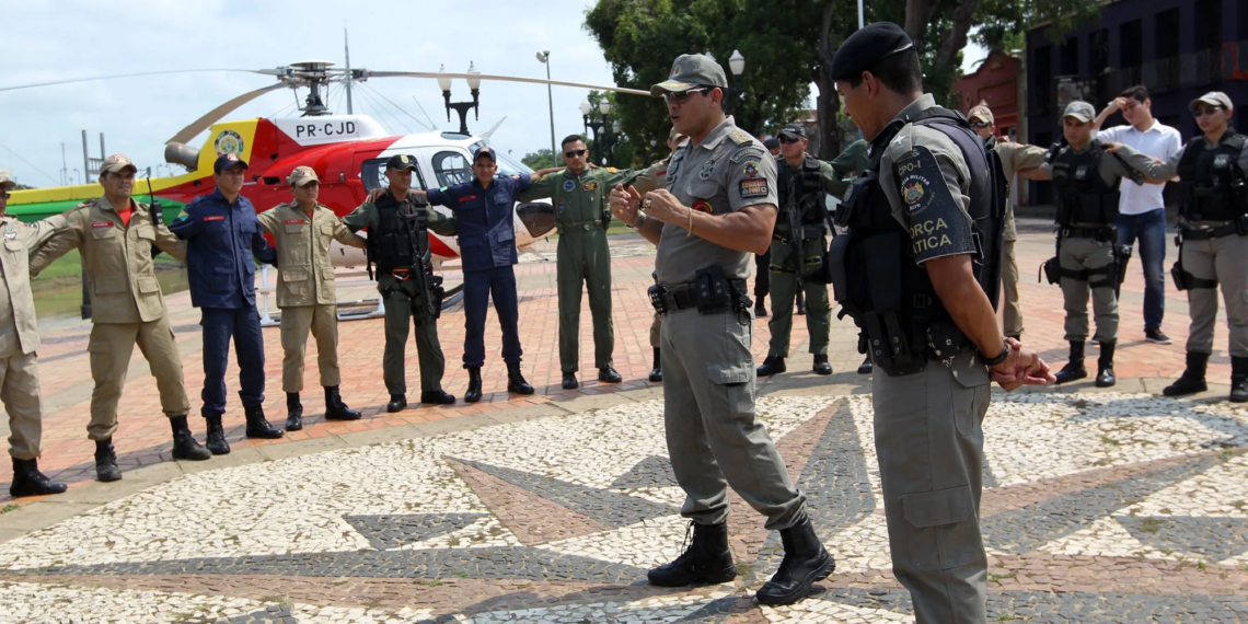 Segurança nas ruas durante período de natal e ano novo