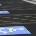 Projeto prevê aumento na multa para quem estacionar em vagas destinadas a deficientes e idosos