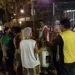 Em ação social, jovens distribuem sopa para moradores de rua e em hospitais