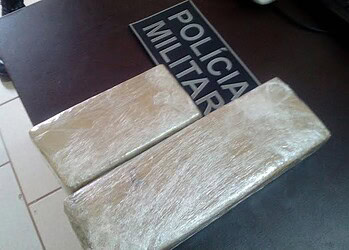 Polícia encontra mais de 1kg de droga escondida em forno de fogão