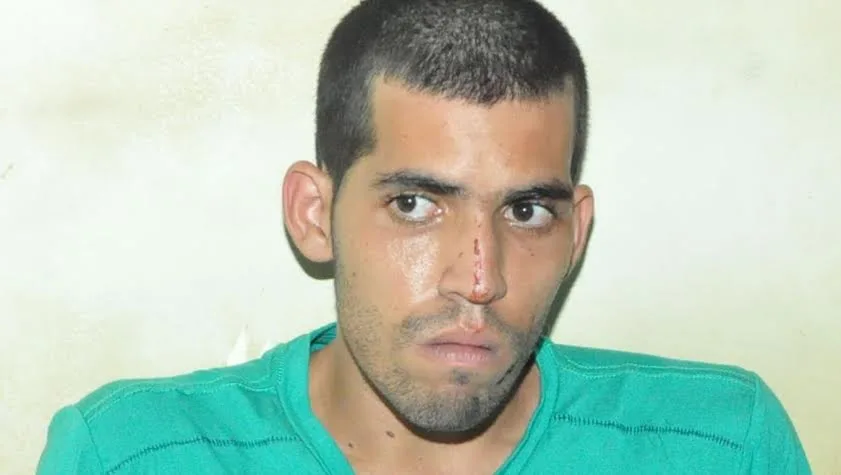 Homem espanca avó a golpes de terçado, socos e pontapés e ameaça matar a mãe