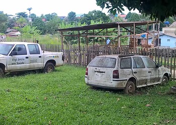 Carros da Vigilância em Saúde parecem abandonados