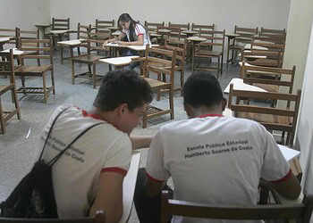 Após manifestações dos alunos, SEE/AC mantem escola funcionando e com matrículas abertas a partir do dia 25