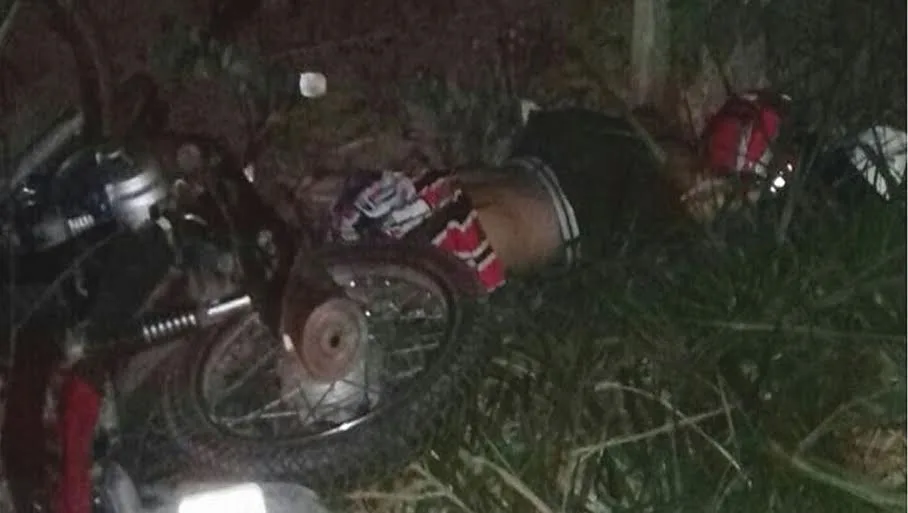 Colisão frontal entre duas motos mata dois e deixa dois gravemente feridos