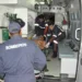 Morador de rua é esfaqueado por desconhecido na Via Chico Mendes