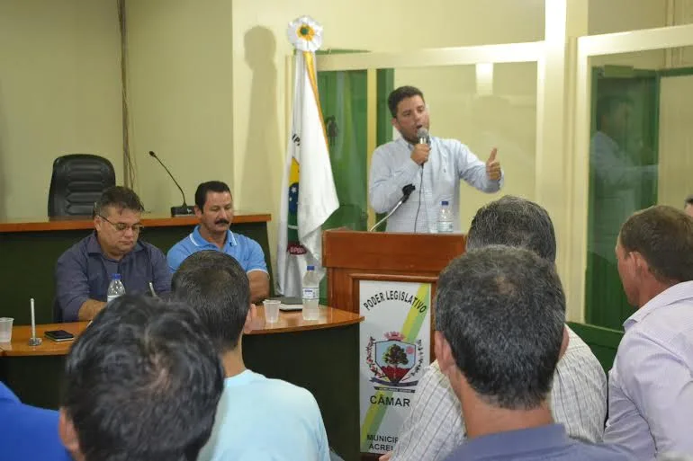 Gladson Cameli reúne lideranças do setor produtivo em Acrelândia e Plácido de Castro