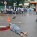 Homem mata outro a golpes de faca em frente a uma escola e diz não se arrepender