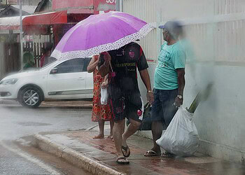 Friale alerta para chegada de frente fria que vai causar muita chuva até segunda