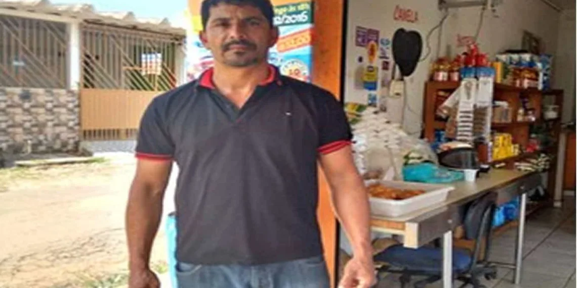 Bando armado invade Casa de Carne, rende proprietários e rouba R$ 5 mil e uma caminhonete