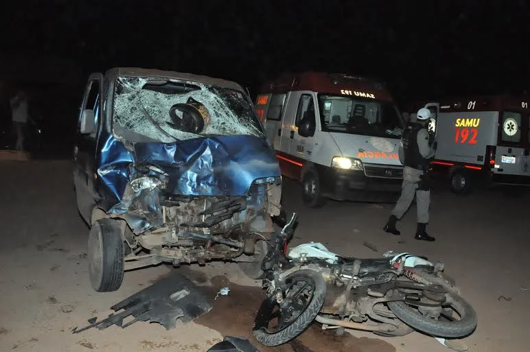 Motorista imprudente causa acidente na BR 364 deixa duas pessoas gravemente feridas