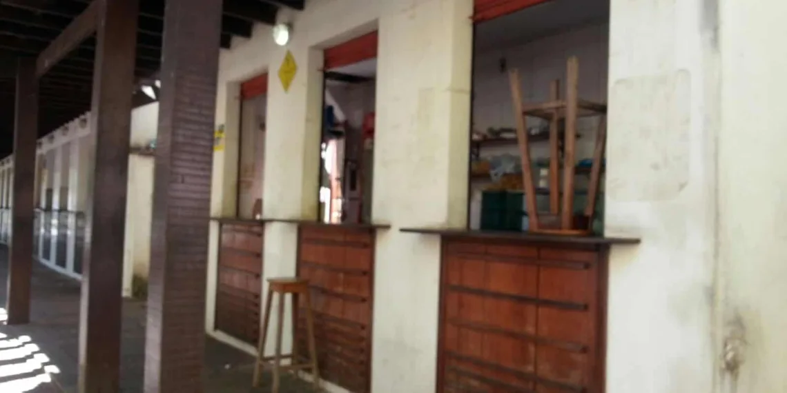 Após ter quiosque invadido mais uma vez, proprietário reclama da falta de segurança no Centro