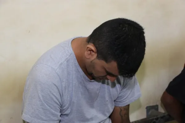 Denúncia anônima ajuda polícia a prender suposto membro de facção criminosa