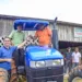 Prefeitura entrega equipamento agrícola para produtores da Transacreana