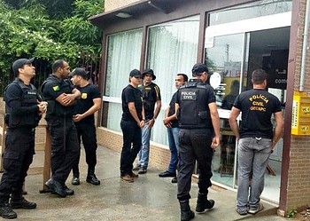 Cinco mandados de busca foram cumpridos na Capital. (Foto: Iryá Rodrigues/ G1 AC)