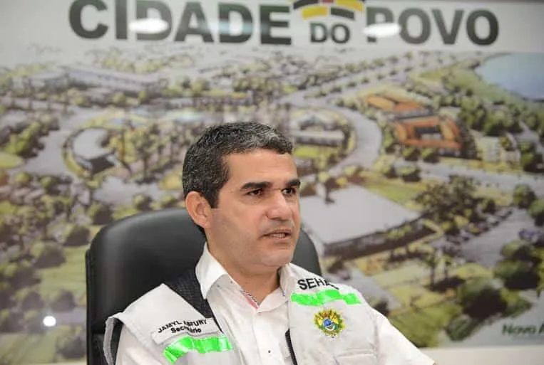 “De forma errônea estão atacando a minha honra”.