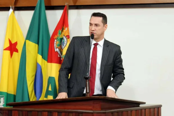 Em primeira sessão do ano, Ney Amorim destaca transmissão dos trabalhos legislativos pela TV Aleac