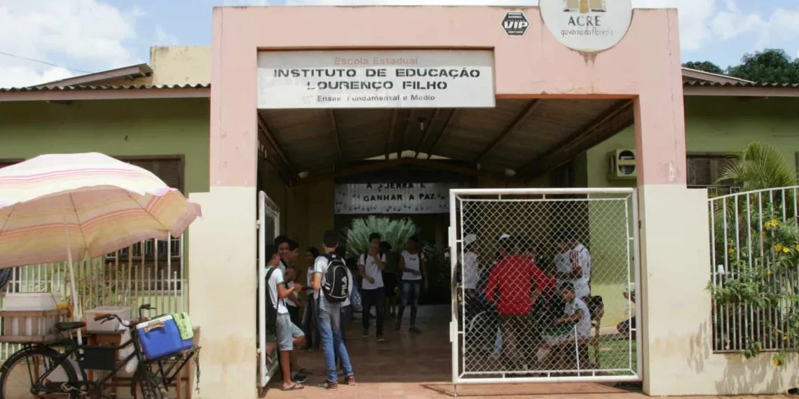 Tranquilidade marca o primeiro dia de aula da rede pública em Rio Branco