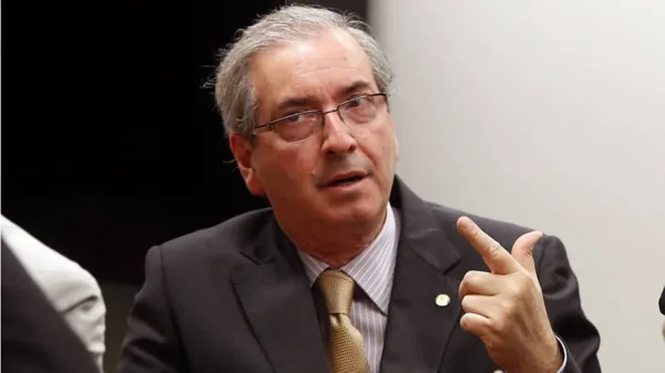 Cunha é notificado e tem dez dias para se defender no Conselho de Ética
