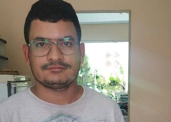 Ovos de chocolate garantem a Ítalo uma renda extra