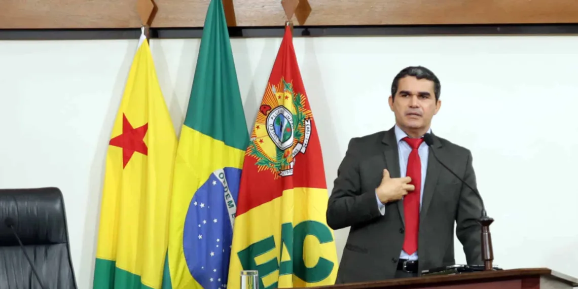 Secretário Jamyl Asfury esclarece na Aleac Programa Minha Casa Minha Vida