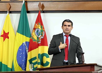 Secretário Jamyl Asfury esclarece na Aleac Programa Minha Casa Minha Vida