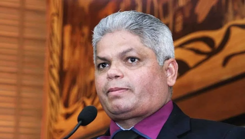 “Não posso deixar mais de 8 mil funcionários da Saúde para proteção de 6 ou 7 pessoas”, diz deputado