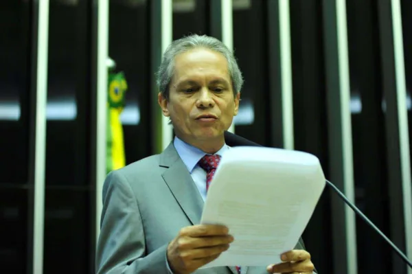 Em discurso na Câmara, Angelim defende políticas de Economia Solidária