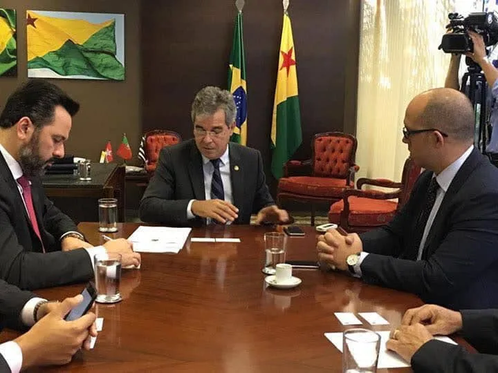 Parlamentares buscam novos voos para o Estado do Acre. (Foto: Assessoria)