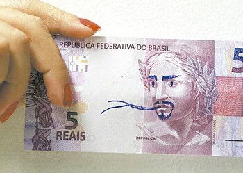 Supermercados não aceitam mais cédulas danificadas no Acre