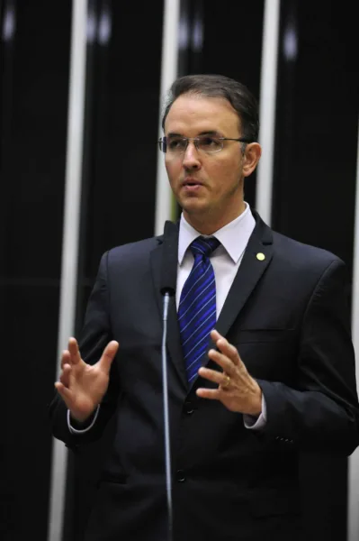 Leo de Brito comemora aprovação de verba de U$ 150 milhões ao Acre
