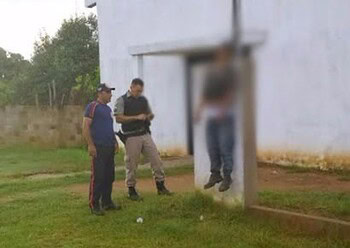 Não foi suicídio: Jovem encontrado pendurado a um cinto em padrão de energia elétrica foi assassinado 18 Não foi suicídio: Jovem encontrado pendurado a um cinto em padrão de energia elétrica foi assassinado