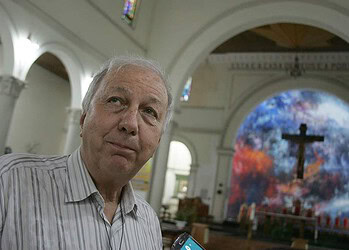 Semana Santa: entenda o significado de cada dia celebrado pela Igreja Católica 12 Padre Massimo Lombardi explica a programação que começa neste domingo com a Santa Missa de Ramos. (Foto: Arquivo A GAZETA)