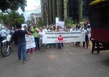 Concursados da Sesacre realizam protesto por convocação