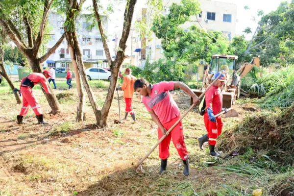 Prefeitura revitaliza área verde do Manoel Julião