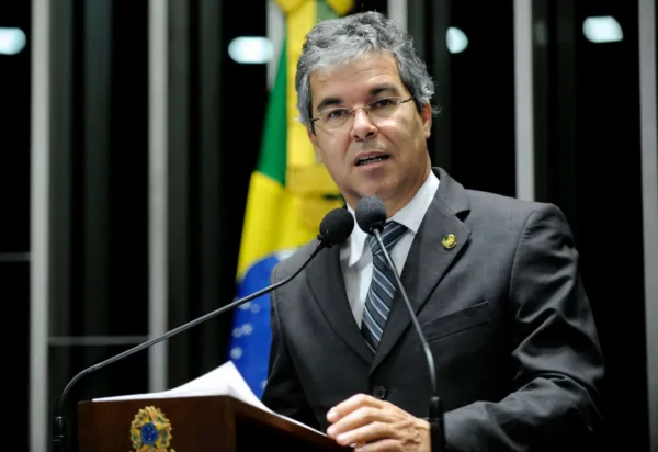 Senador pede que se diferenciem ações contra a corrupção de atitudes partidarizadas
