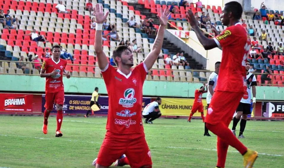 Atacante Valério Germano marcou três vezes na goleada do Rio Branco. (Foto: Façanha)
