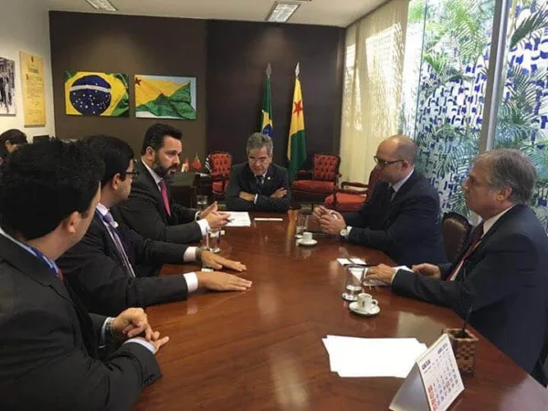 Alan Rick e Jorge Viana se reúnem com executivo da Avianca e solicitam voos para o Acre