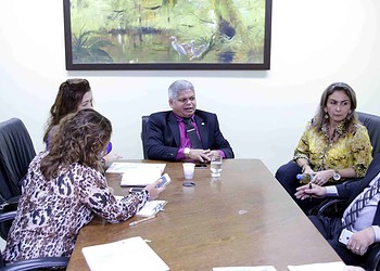 Deputados voltam a debater falta de medicamentos nos municípios do Acre