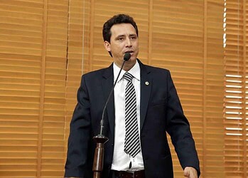 Deputados comentam sobre a votação de impeachment da presidente Dilma Rousseff