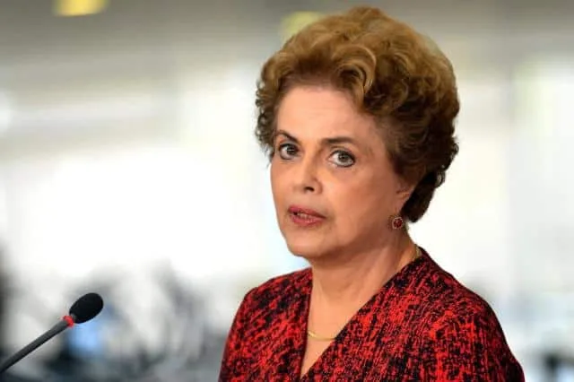 Sem citar nomes, Dilma diz que golpe contra seu mandato tem "chefe e vice-chefe”