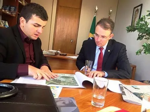 Leo de Brito libera mais de meio milhão de reais para investimentos em Tarauacá