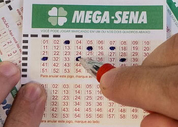 Mega-sena acumula e prêmio pode chegar a R$ 50 milhões