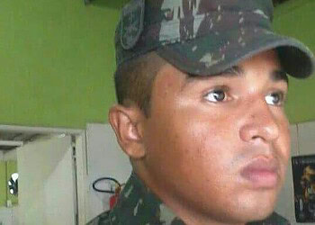 Soldado é morto dentro de carro ao sair de boate