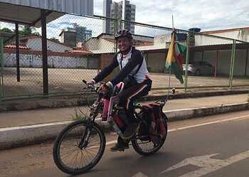 Com fé, amor e saudade: ciclista acreano lança filme ‘Pedal da Liberdade’