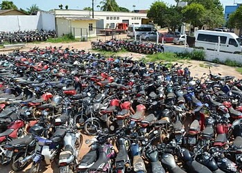 Mais de 600 pessoas devem participar de leilão do Detran; inscrições encerram hoje