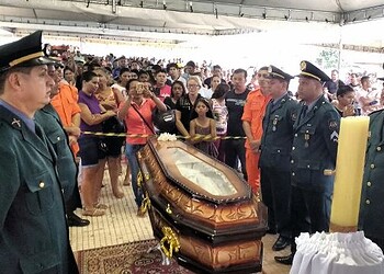 Sob forte comoção, padre Paolino é sepultado em Sena Madureira