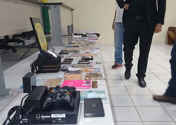Polícia Civil apresenta objetos apreendidos durante operação ‘Fim da Linha’